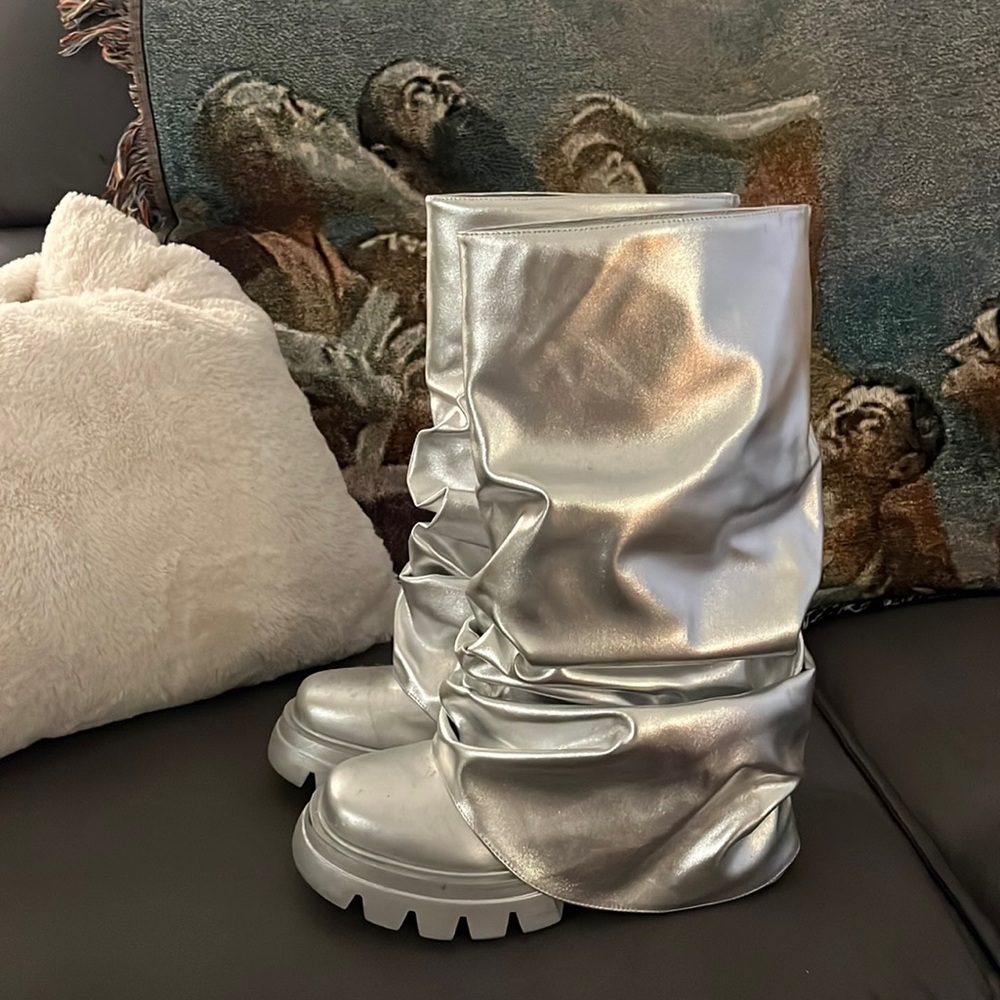 AZALEA WANG MATE METALLIC MID CALF BOOT IN SILVER